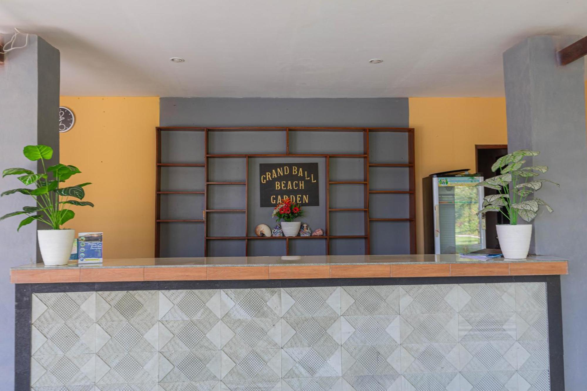 Grand Ball Beach Garden Tanglad Buitenkant foto